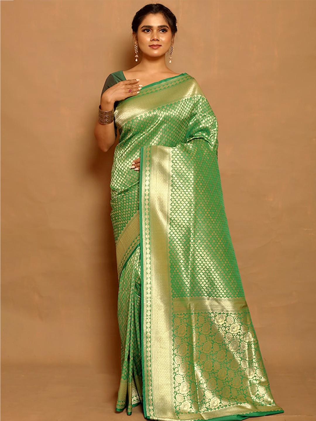 

AllSilks Green & Gold-Toned Woven Design Zari Silk Blend Uppada Saree