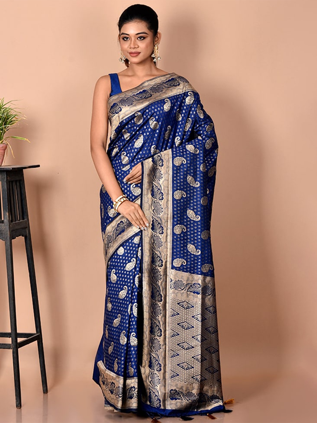 

AllSilks Navy Blue & Gold-Toned Woven Design Zari Silk Blend Saree
