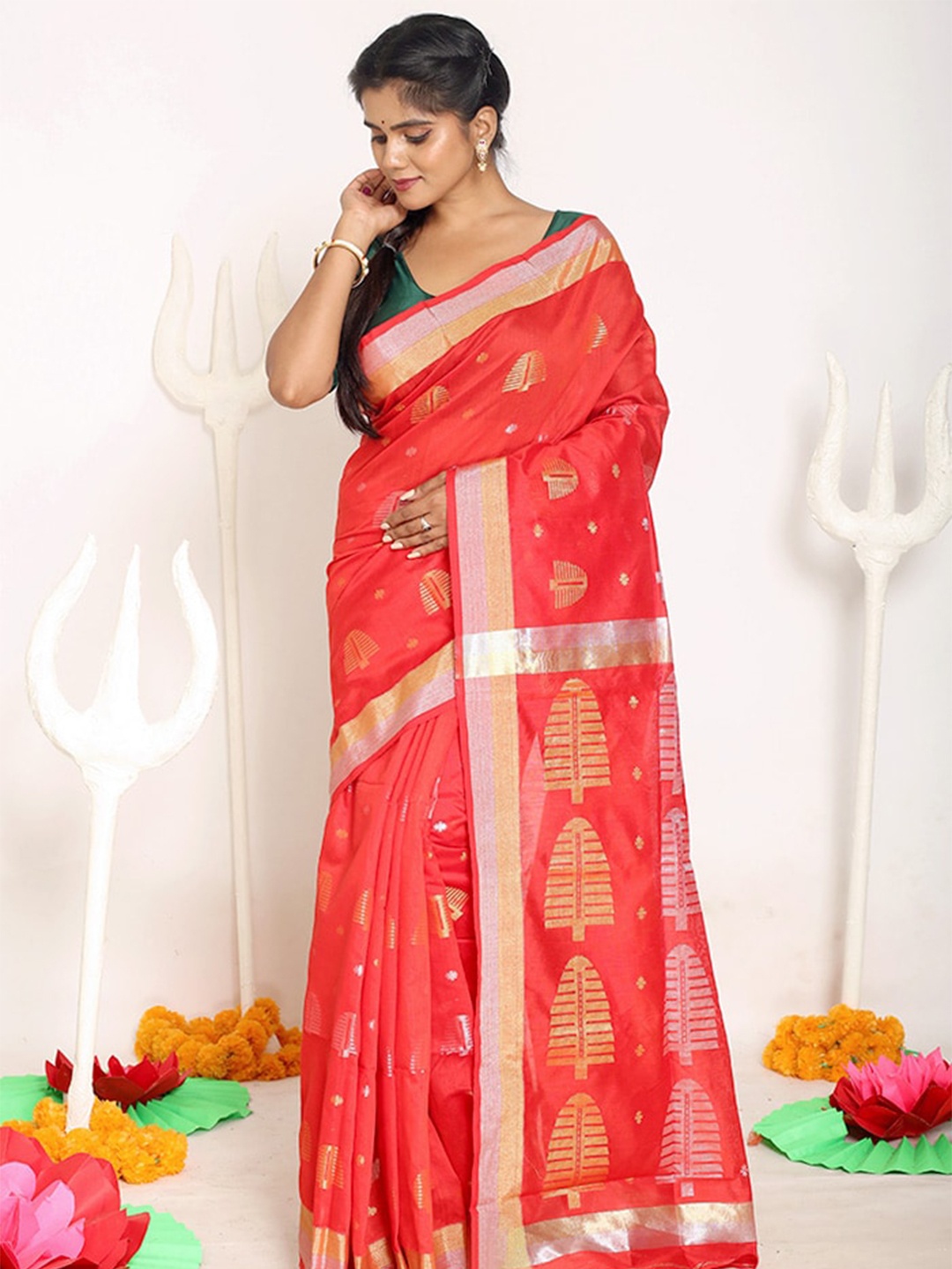 

AllSilks Red & Gold-Toned Woven Design Zari Silk Blend Saree