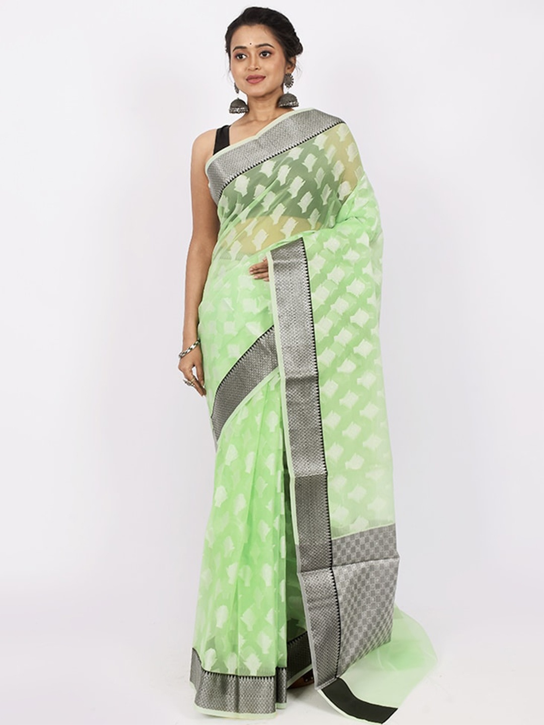 

AllSilks Green & Silver-Toned Woven Design Zari Silk Cotton Saree