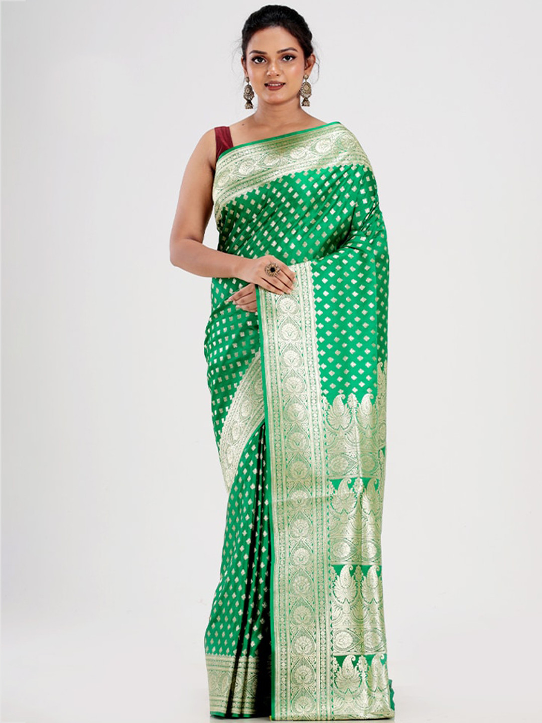 

AllSilks Green & Silver-Toned Woven Design Zari Silk Blend Banarasi Saree