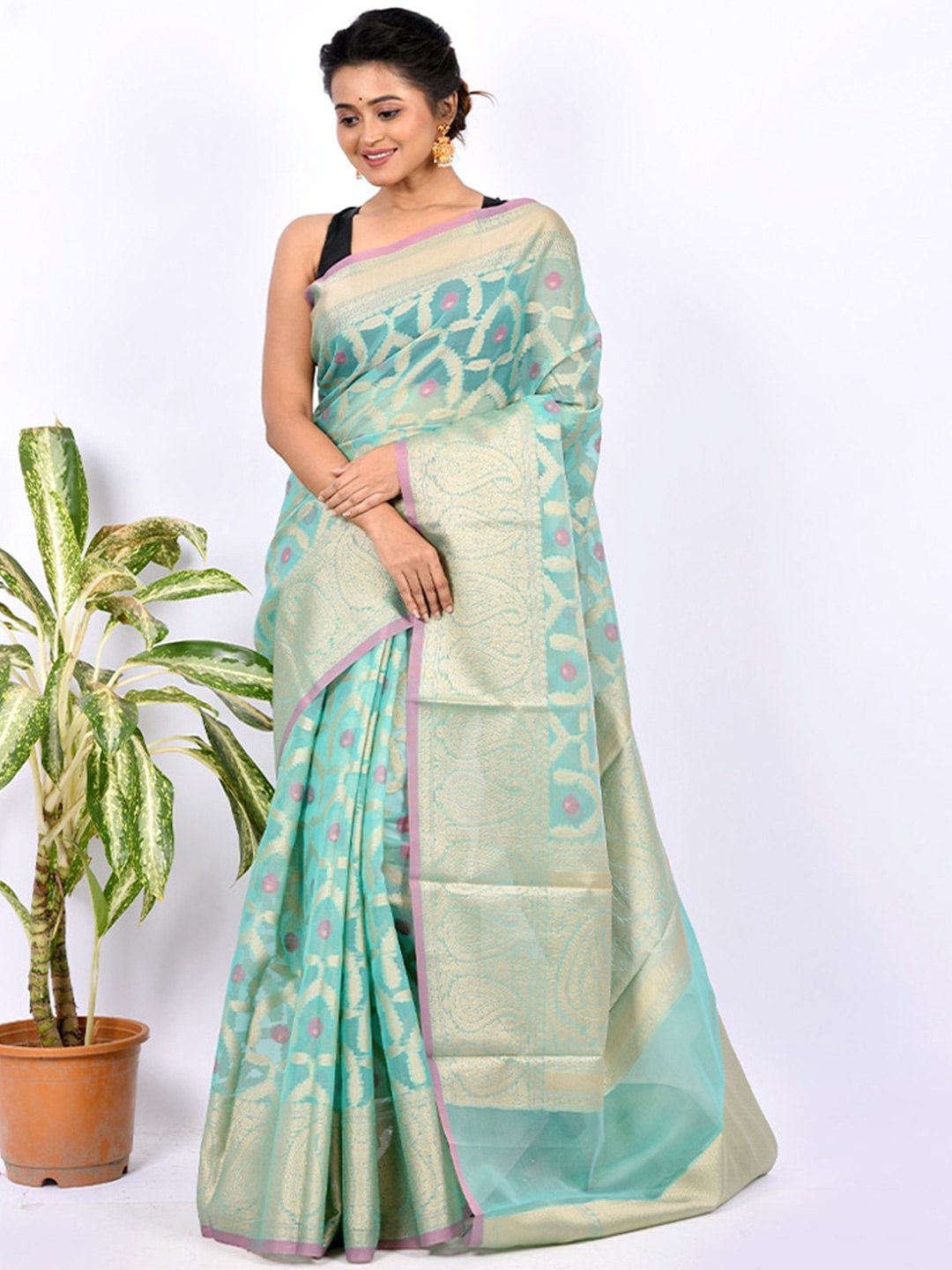 

AllSilks Green & Gold-Toned Woven Design Zari Silk Cotton Saree