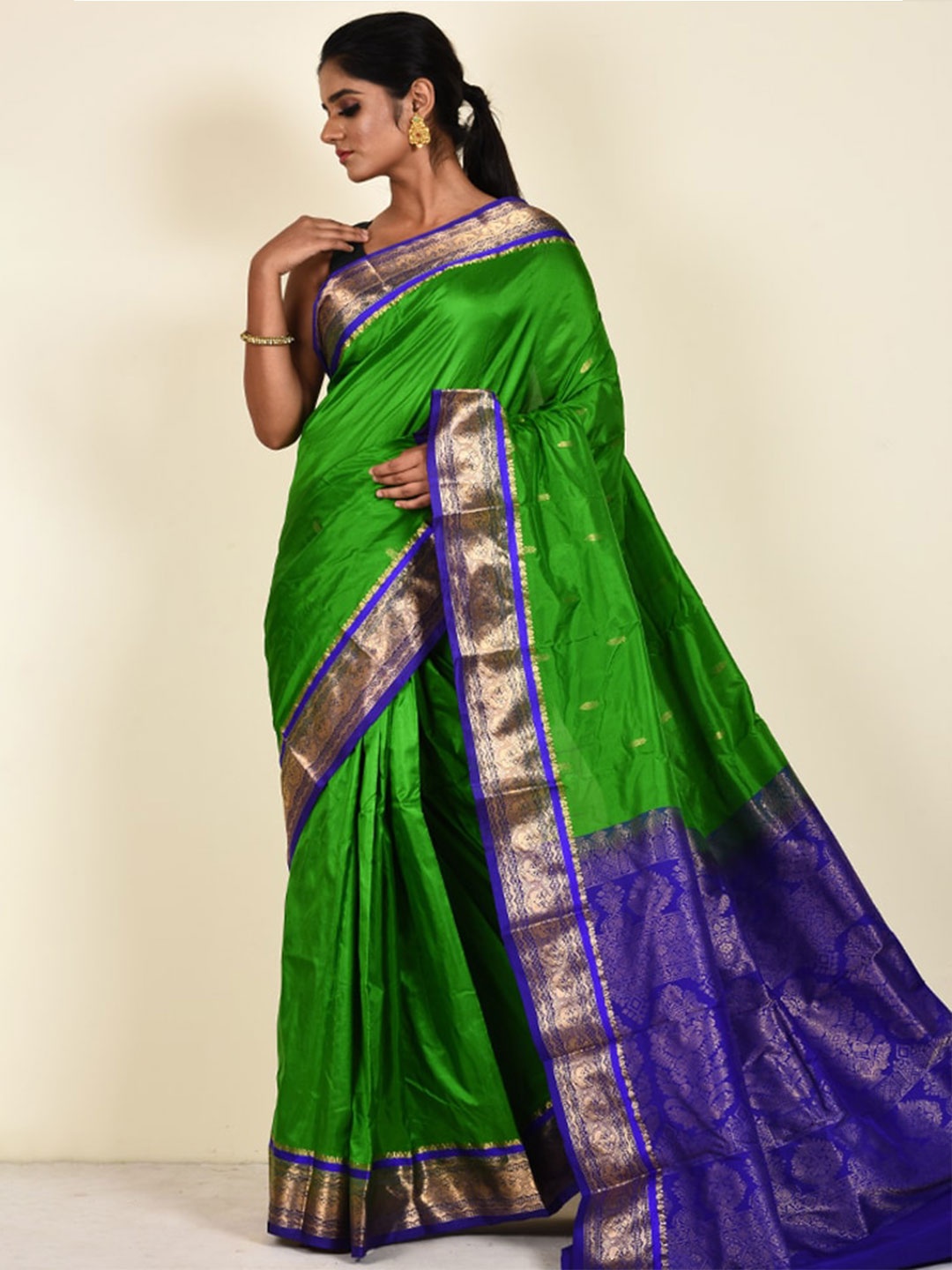 

AllSilks Woven Design Zari Silk Blend Kanjeevaram Saree, Green
