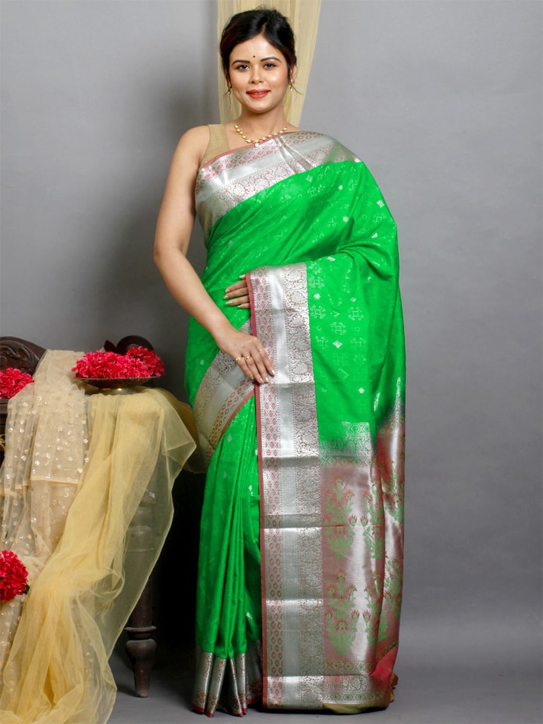 

AllSilks Floral Zari Silk Blend Kanjeevaram Saree, Green