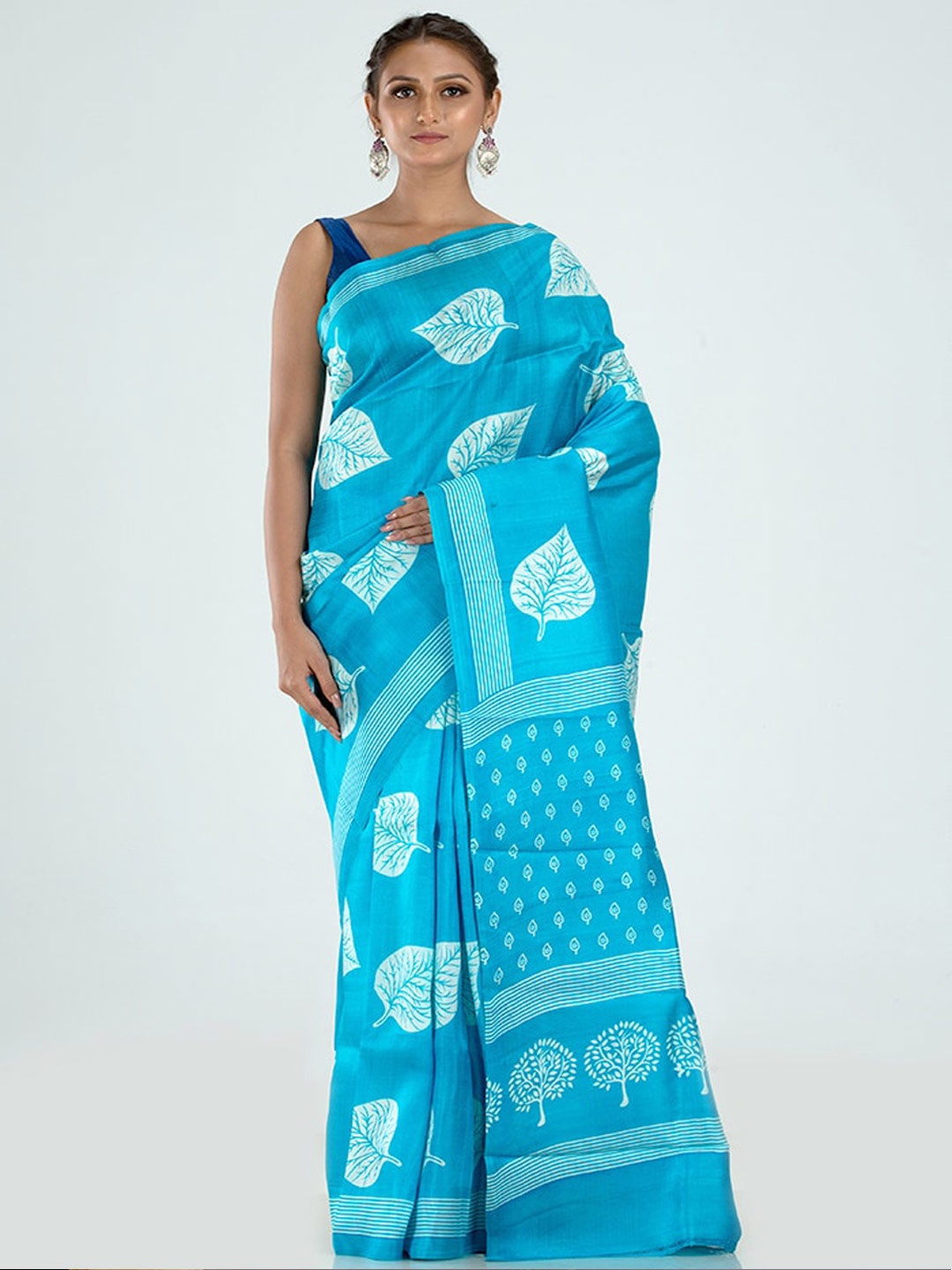 

AllSilks Blue & White Ethnic Motifs Pure Silk Saree