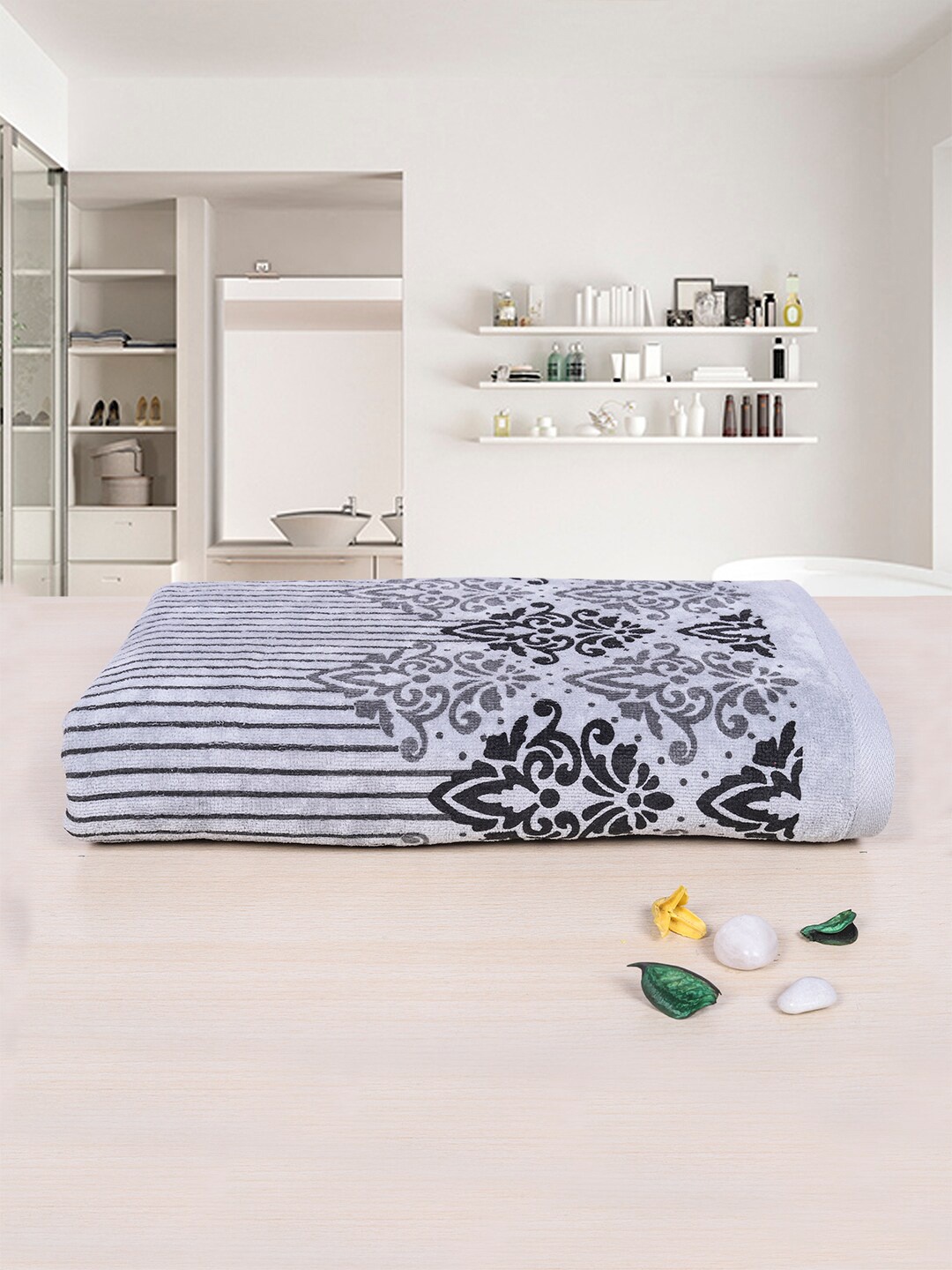 

RANGOLI Emperial Grey & Black Pure Cotton 450 GSM Bath Towel