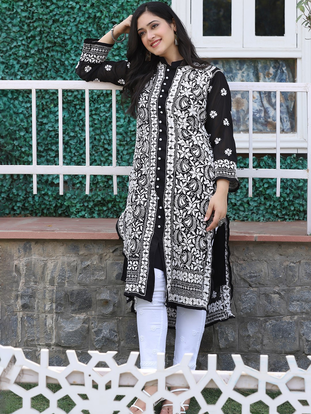 

SHADES OF FAASHION Ethnic Motifs Embroidered Georgette Kurta, Black