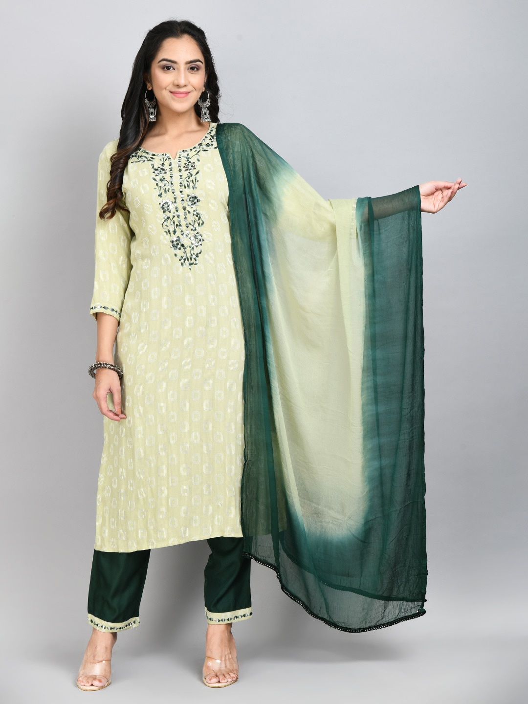 

DesiNoor.com Ethnic Motifs Embroidered Mirror Work Kurta Set, Green