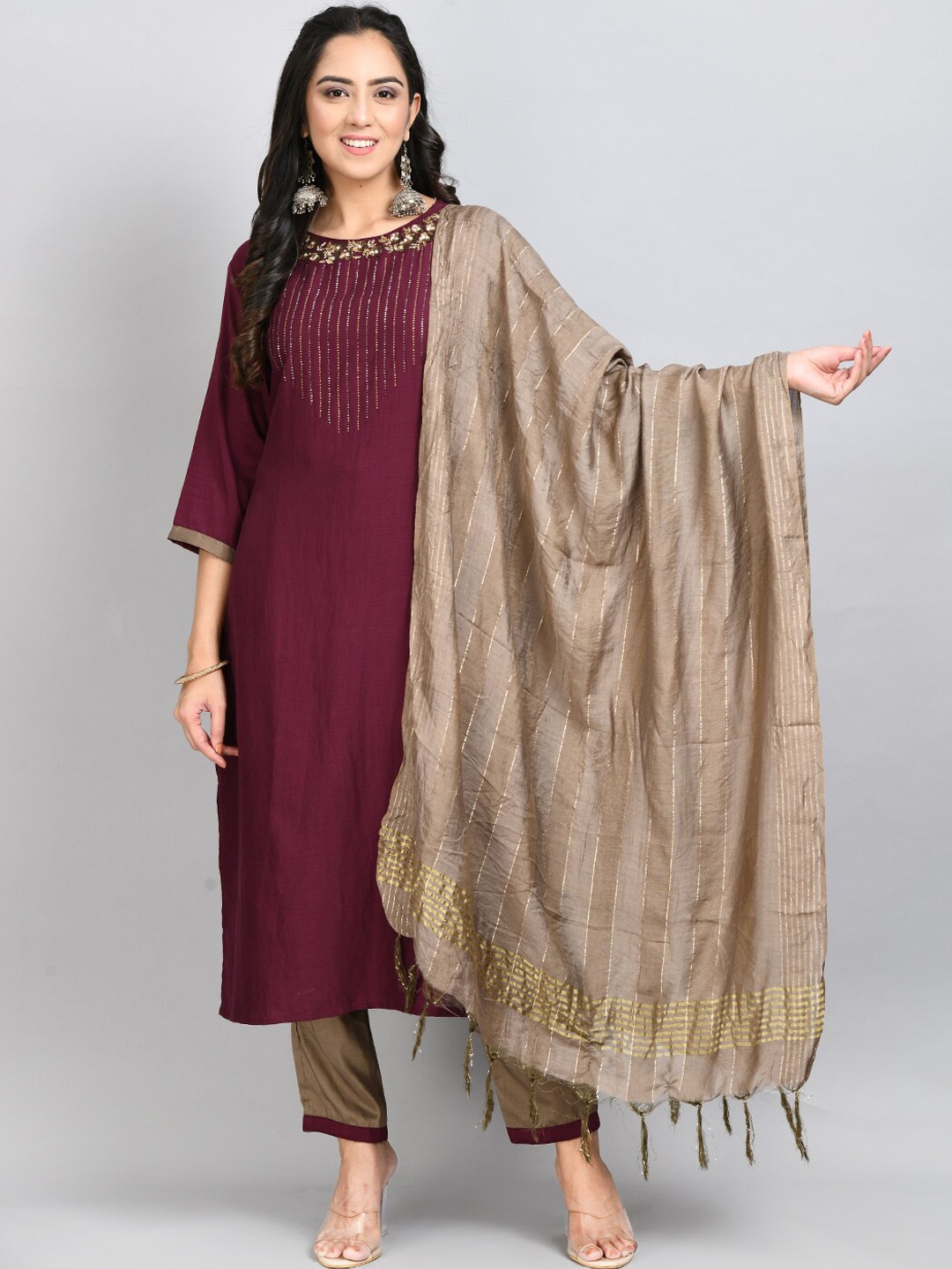 

DesiNoor.com Ethnic Motifs Yoke Design Sequinned Kurta With Trousers & Dupatta, Purple