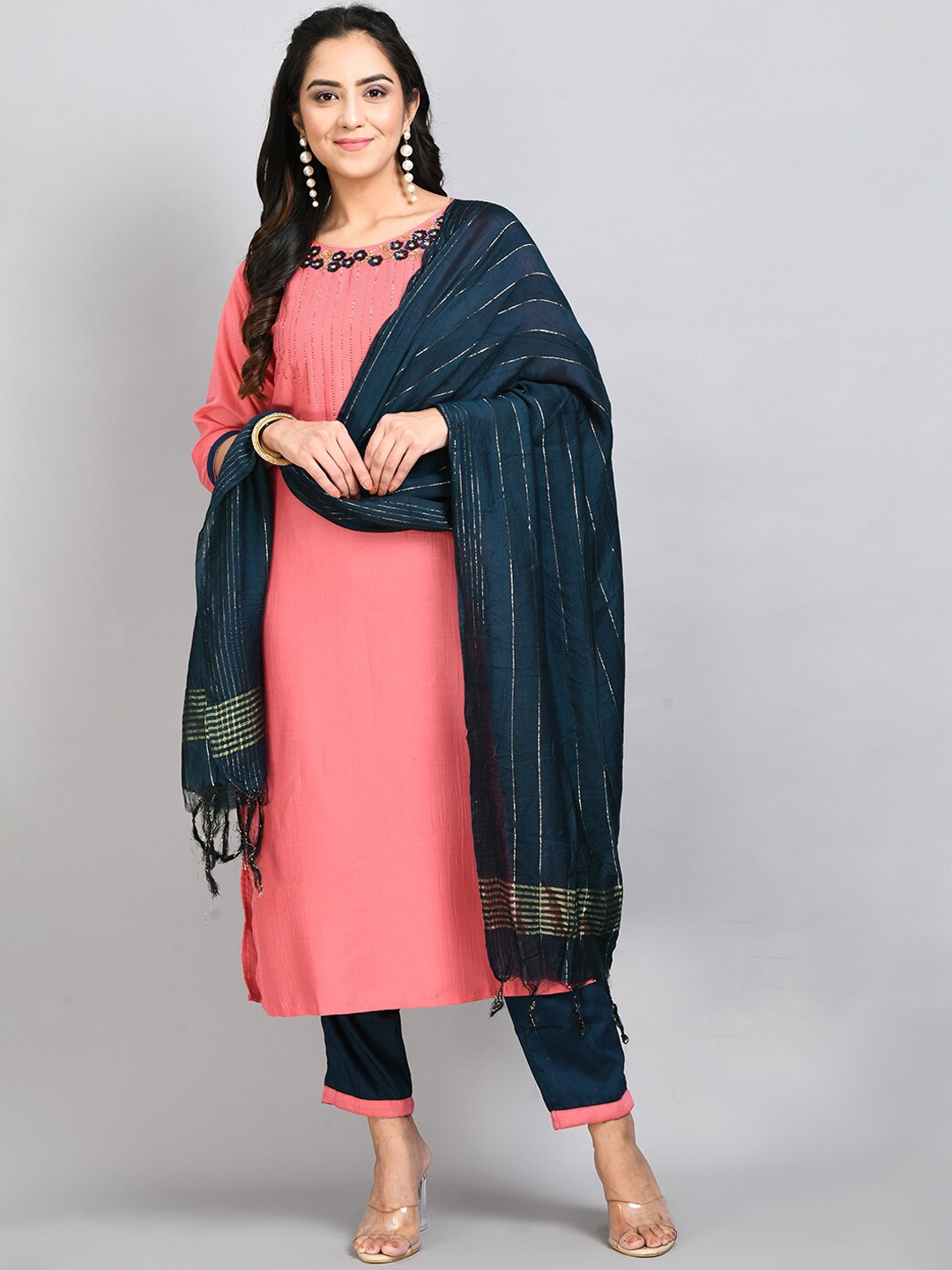 

DesiNoor.com Ethnic Motifs Yoke Design Sequinned Kurta with Trousers & Dupatta, Pink