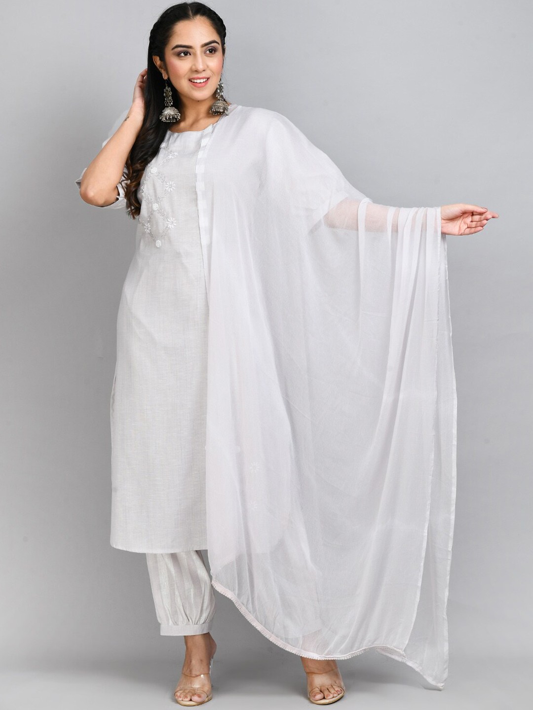 

DesiNoor.com Ethnic Motifs Yoke Design Beads & Stones Pure Cotton Kurta Set, Grey