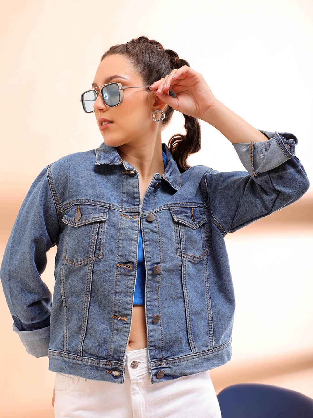 

Freehand by The Indian Garage Co Women Pure Cotton Crop Outdoor Denim Jacket, Blue