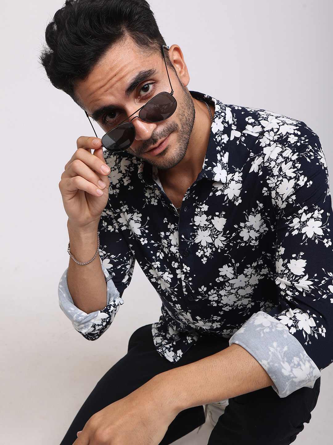 

Snitch Men Slim Fit Floral Printed Cotton Casual Shirt, Blue