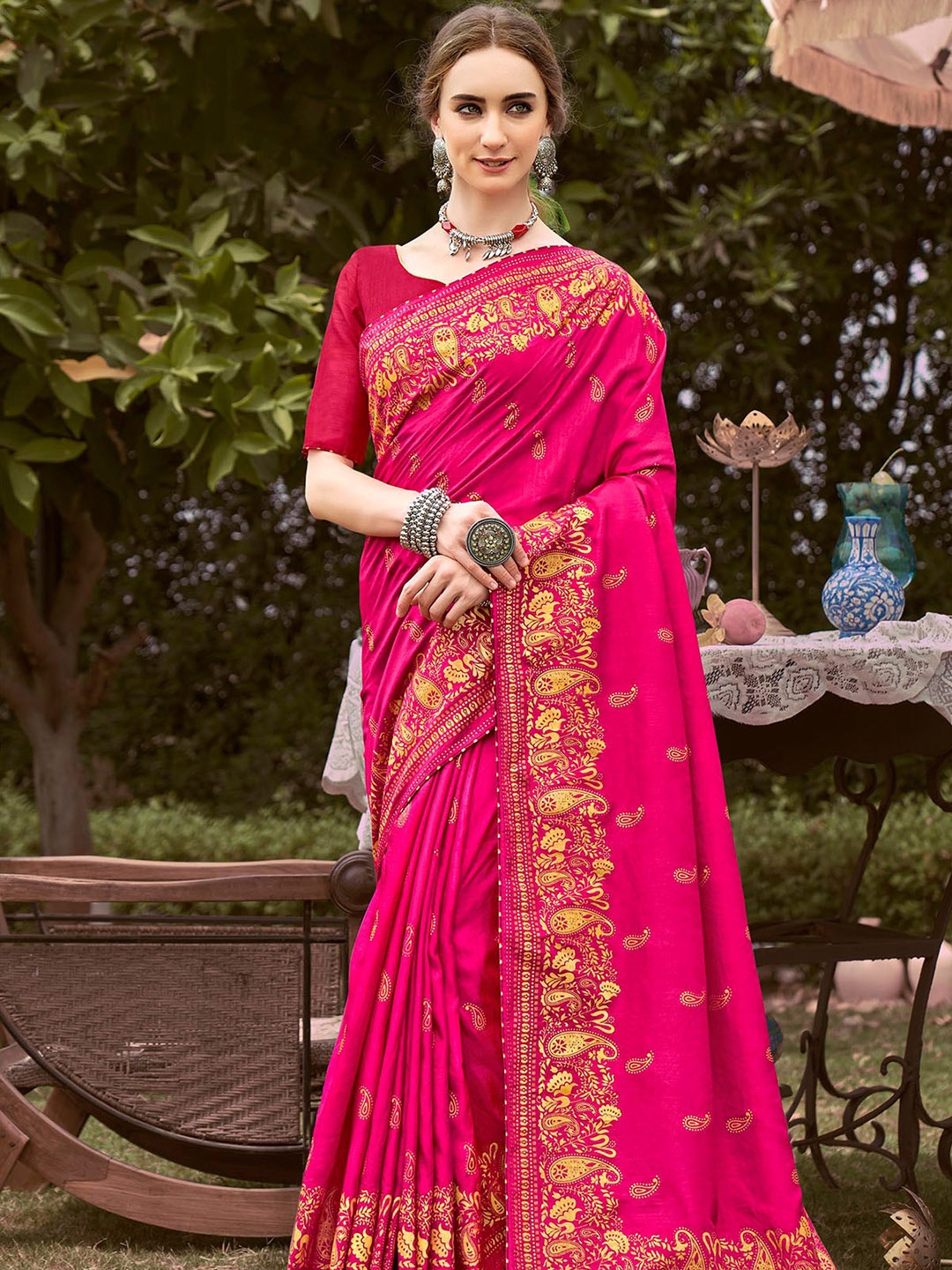 

ODETTE Paisley Silk Blend Saree, Pink