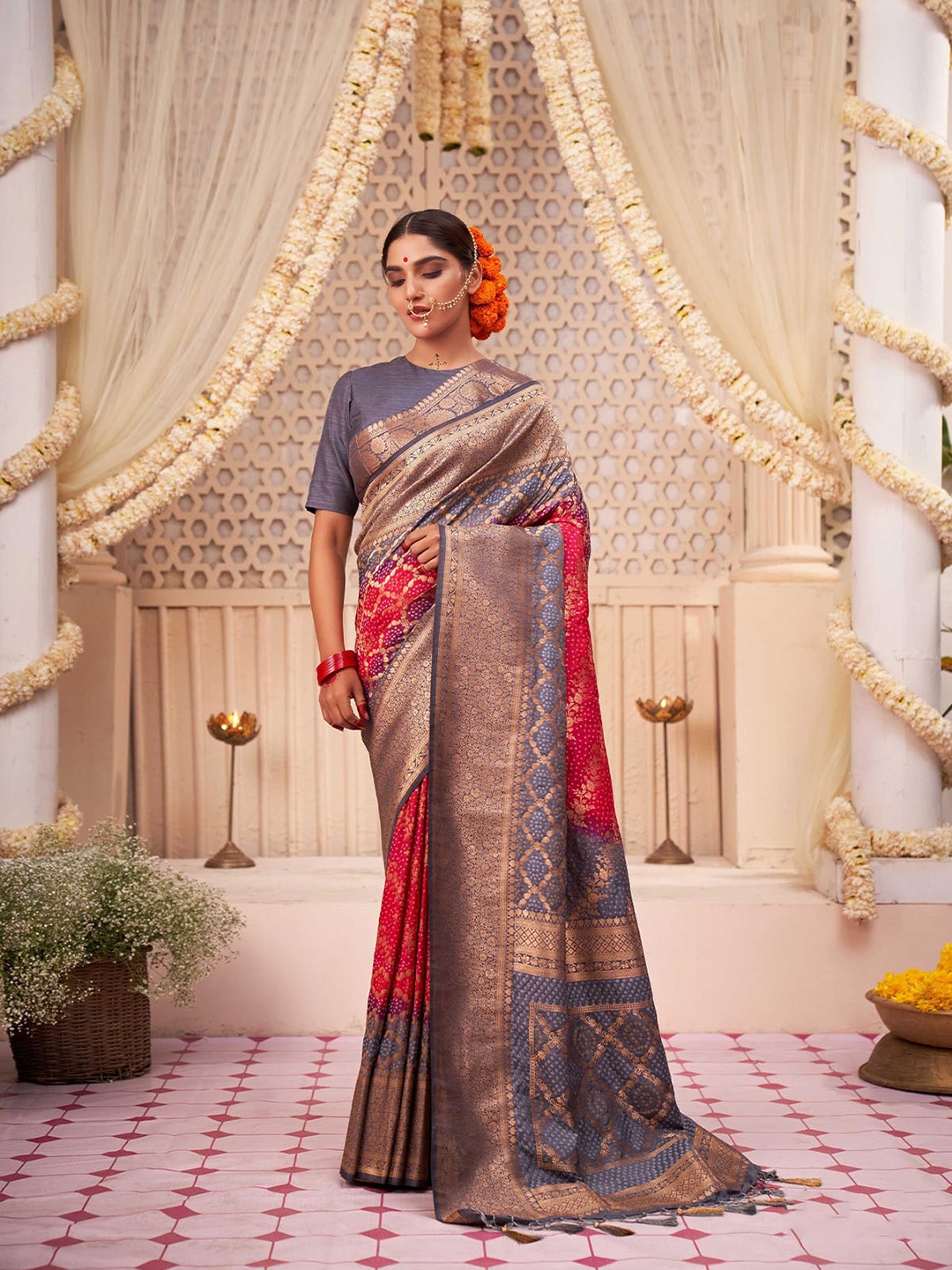 

ODETTE Woven Design Zari Silk Blend Saree, Pink