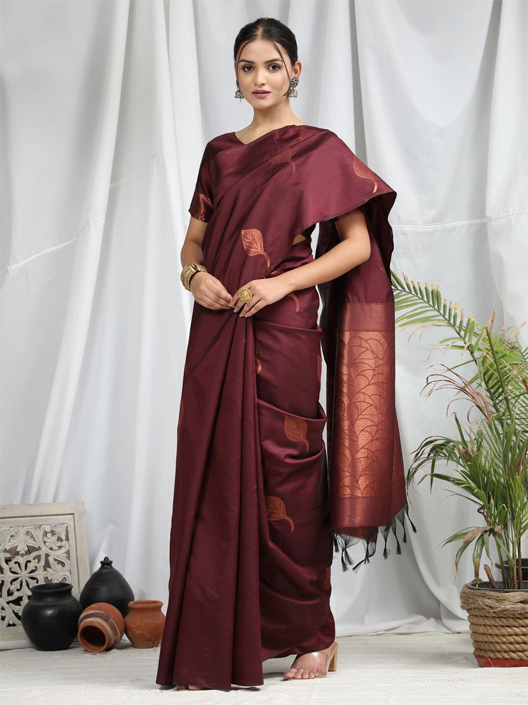 

ODETTE Woven Design Zari Silk Blend Saree, Maroon