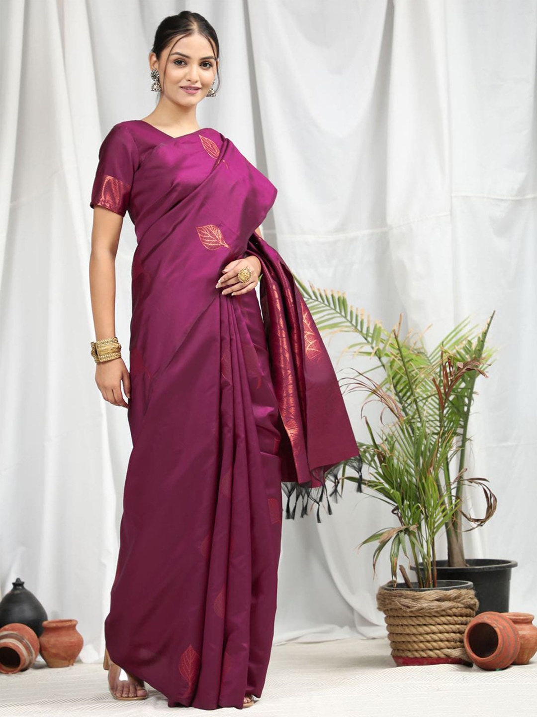

ODETTE Woven Design Zari Silk Blend Saree, Pink