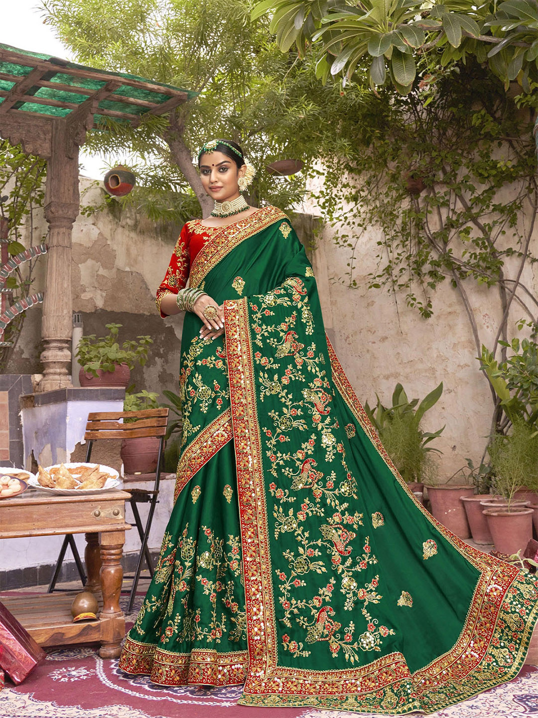

ODETTE Embroidered Art Silk Saree, Green