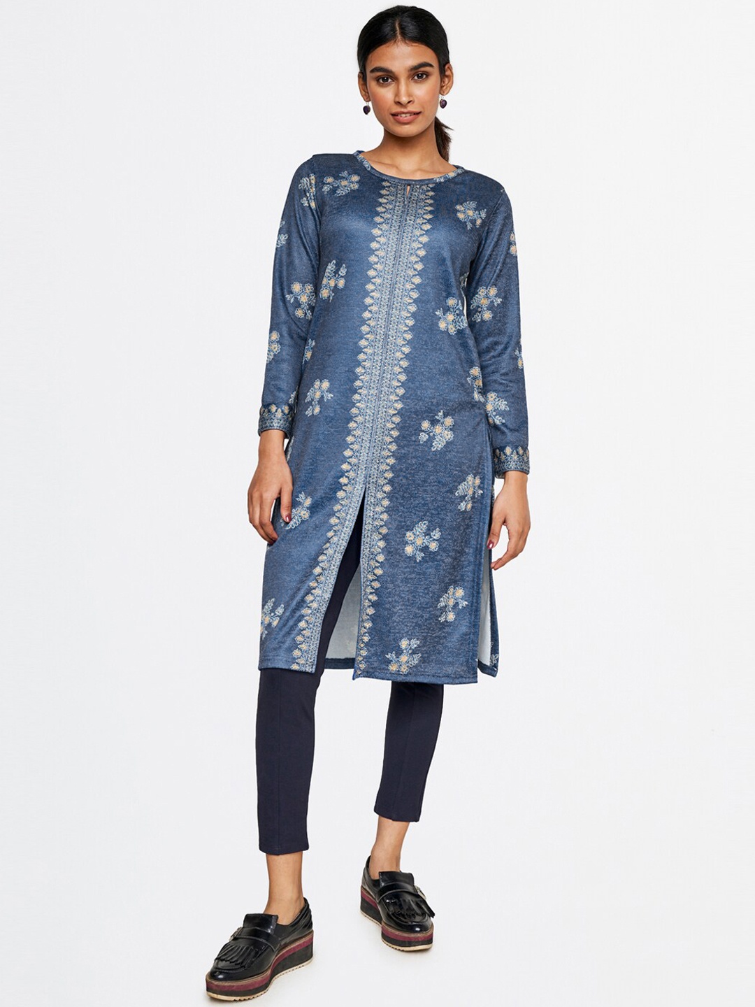 

Global Desi Floral Printed Kurta, Blue