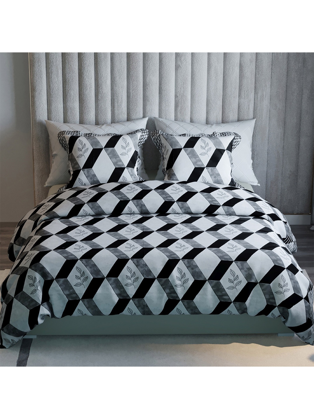 

LABHAM White & Black Geometric Cotton 180 TC King Bedsheet With 2 Pillow Covers