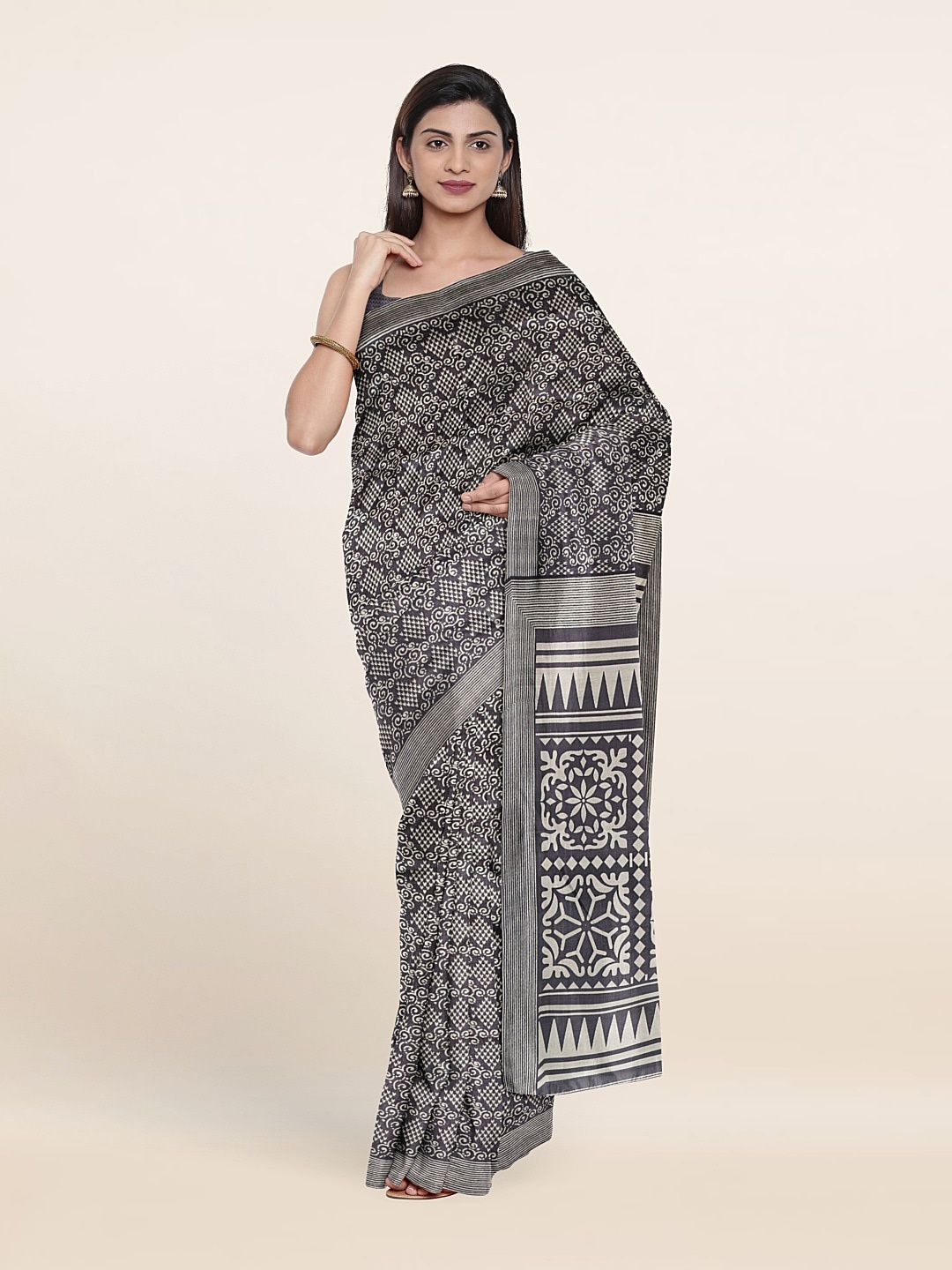 

Pothys Ethnic Motifs Printed Cotton Blend Saree, Grey