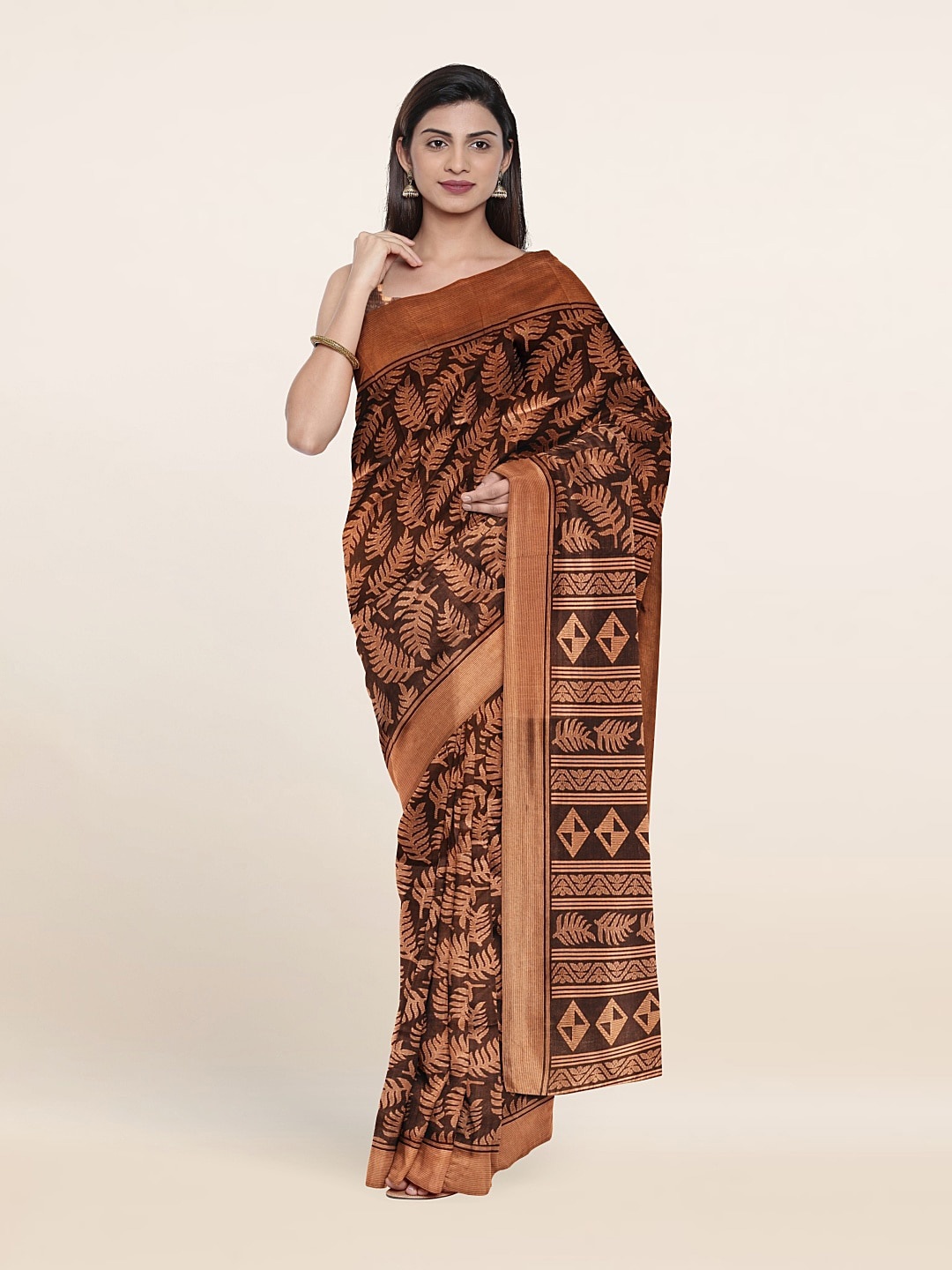 

Pothys Floral Printed Cotton Blend Saree, Brown