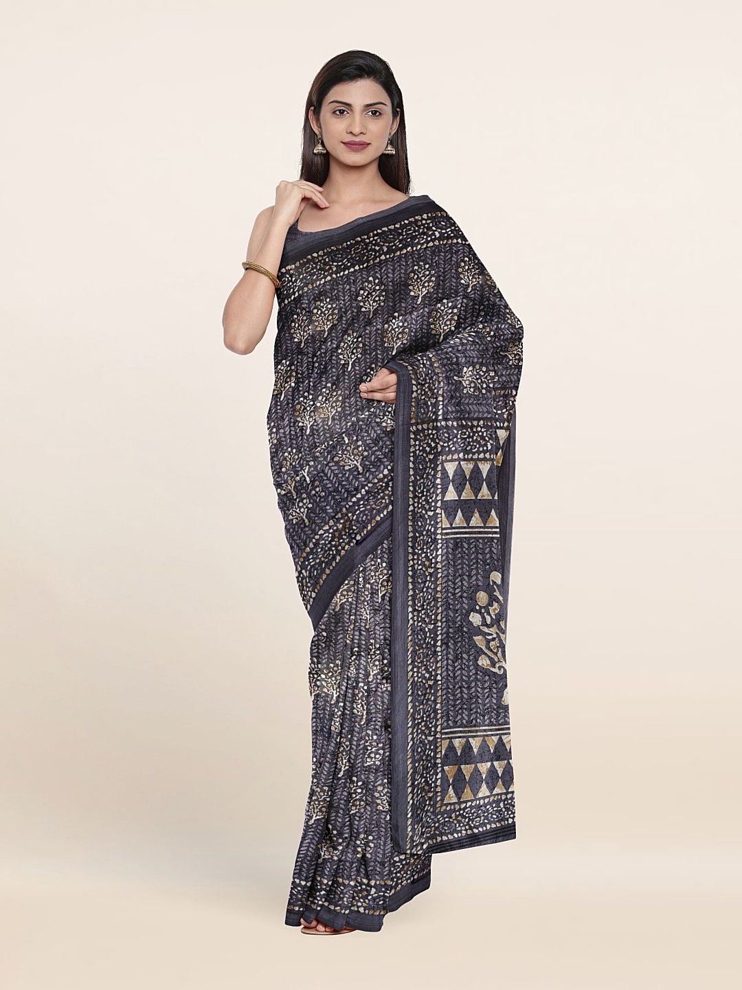 

Pothys Floral Printed Cotton Blend Saree, Grey