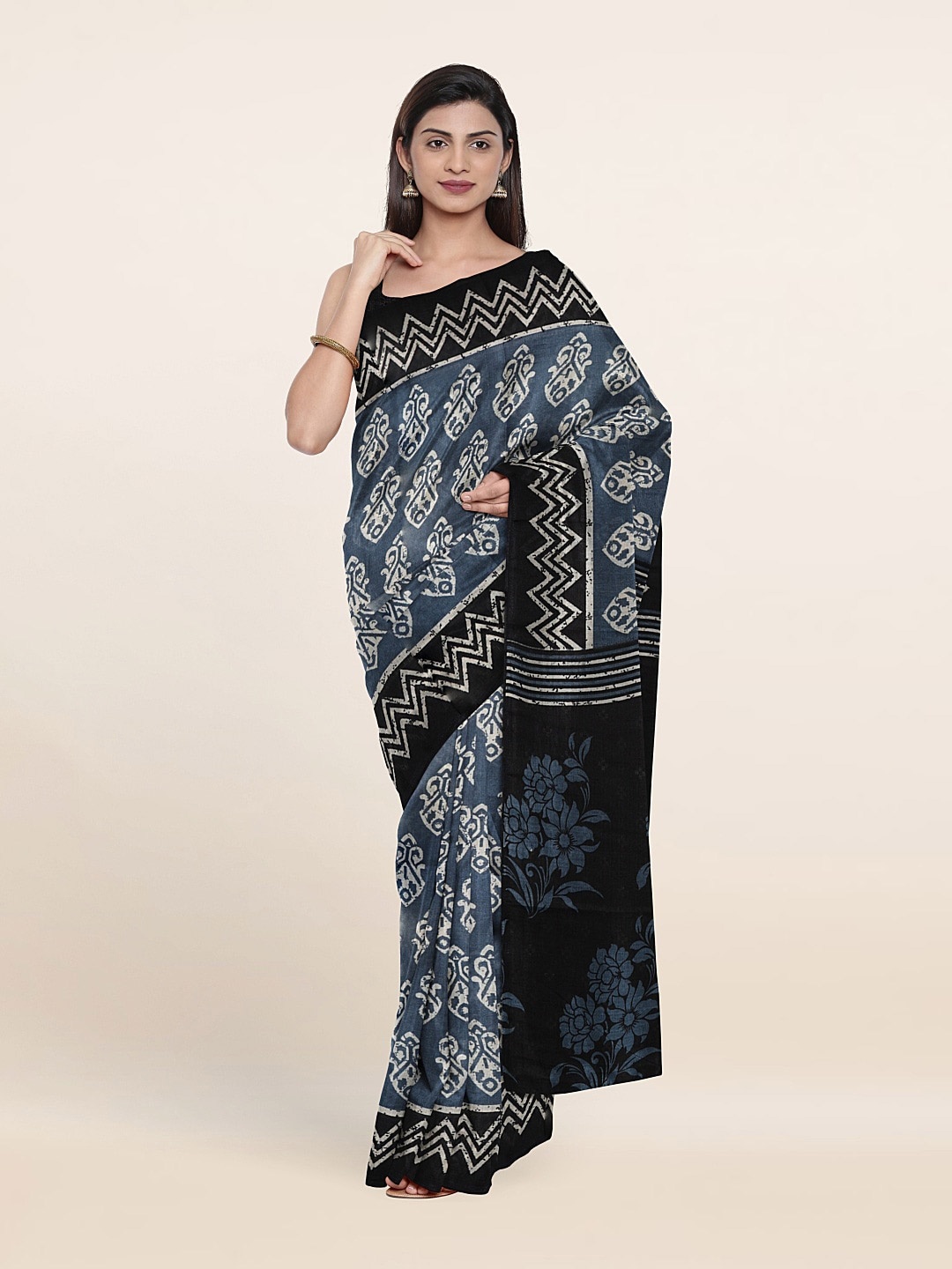 

Pothys Ethnic Motifs Printed Cotton Blend Saree, Grey