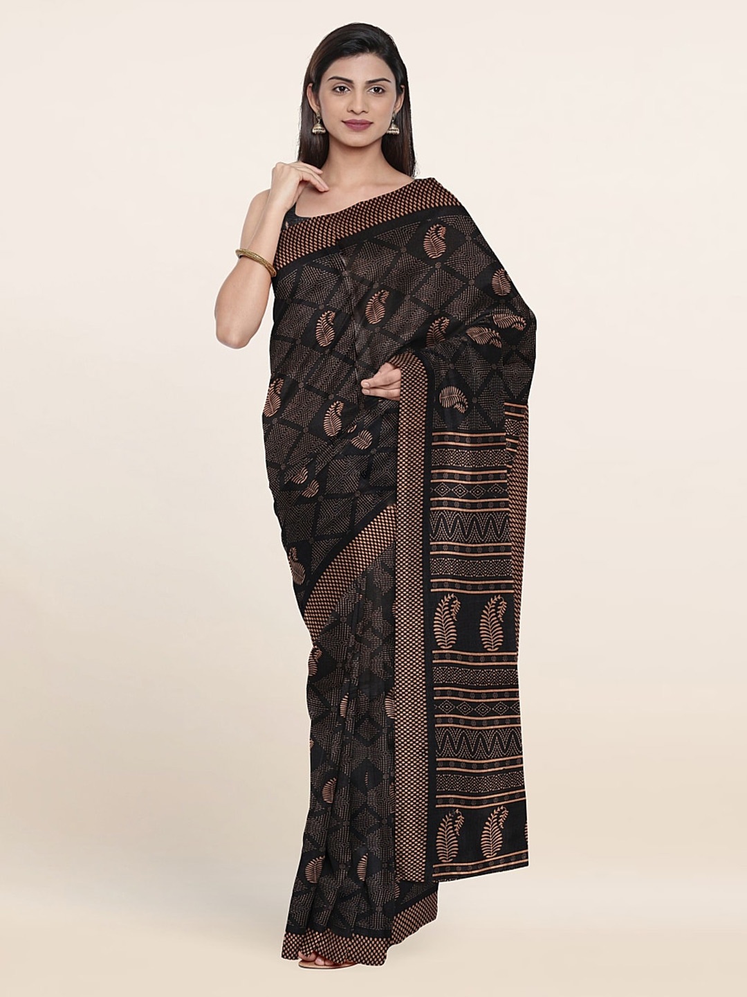 

Pothys Ethnic Motifs Printed Saree, Black