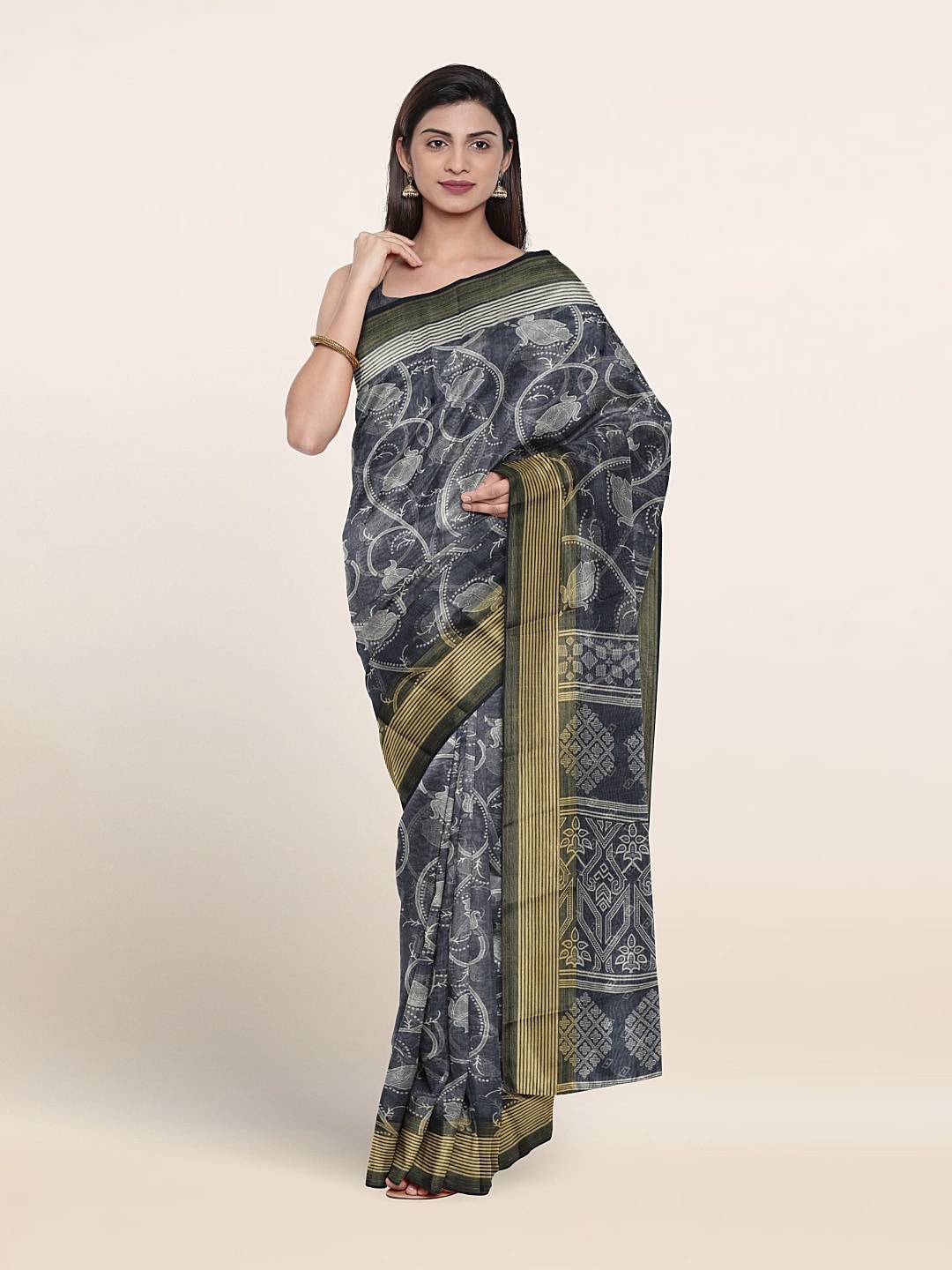 

Pothys Floral Printed Cotton Blend Saree, Grey