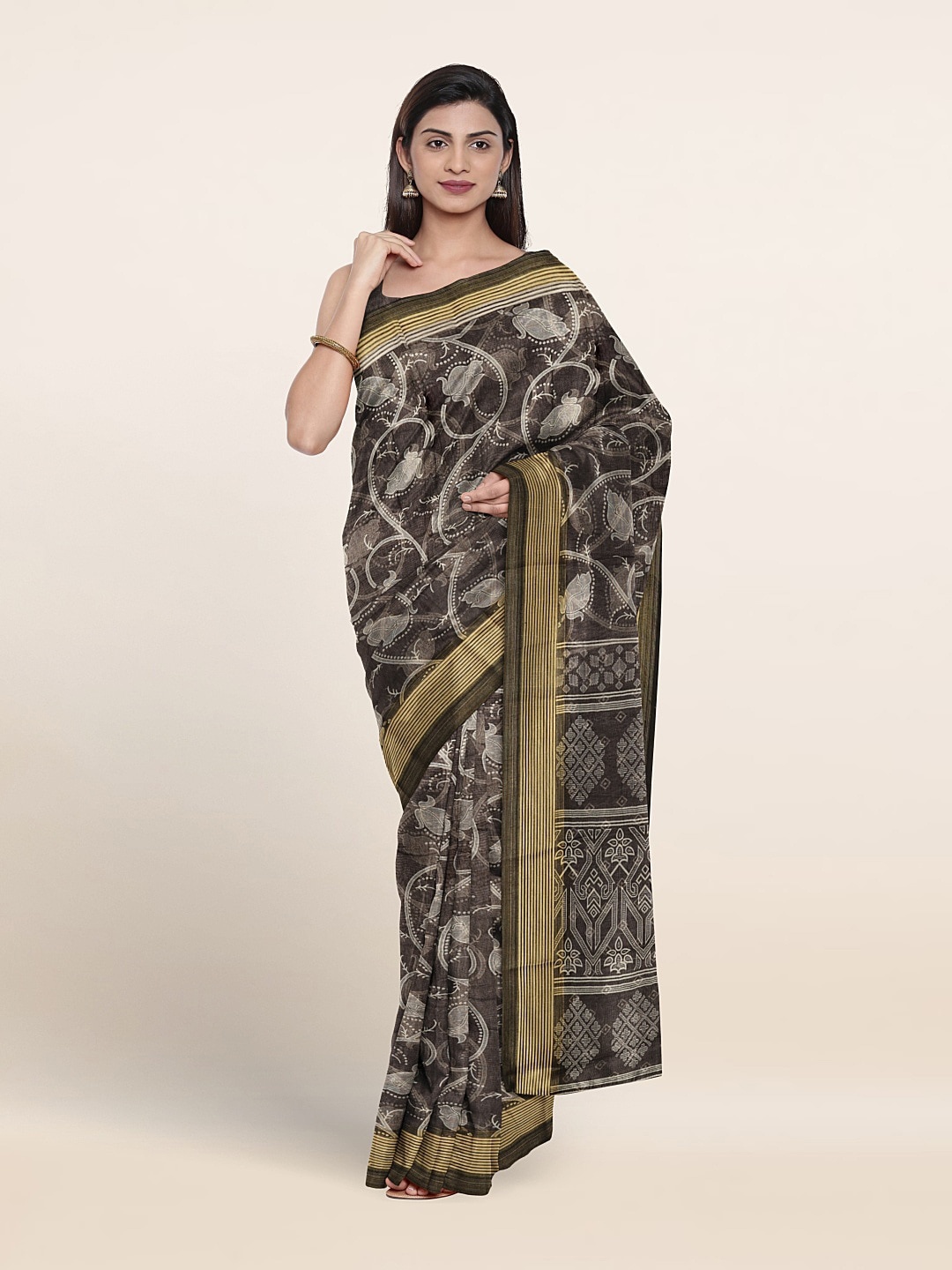 

Pothys Floral Printed Cotton Blend Saree, Black