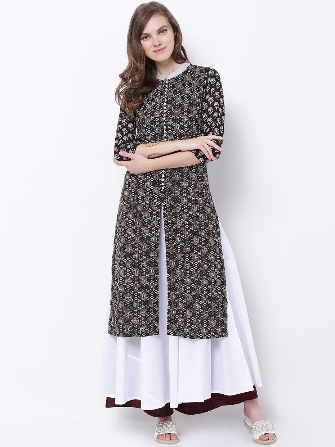 

Vishudh Women Black & White Printed Anarkali Kurta