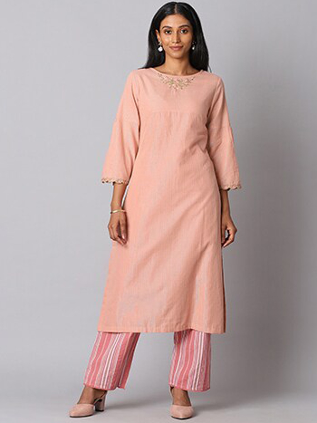 

Taneira Women Pink Pure Cotton Kurta with Trousers