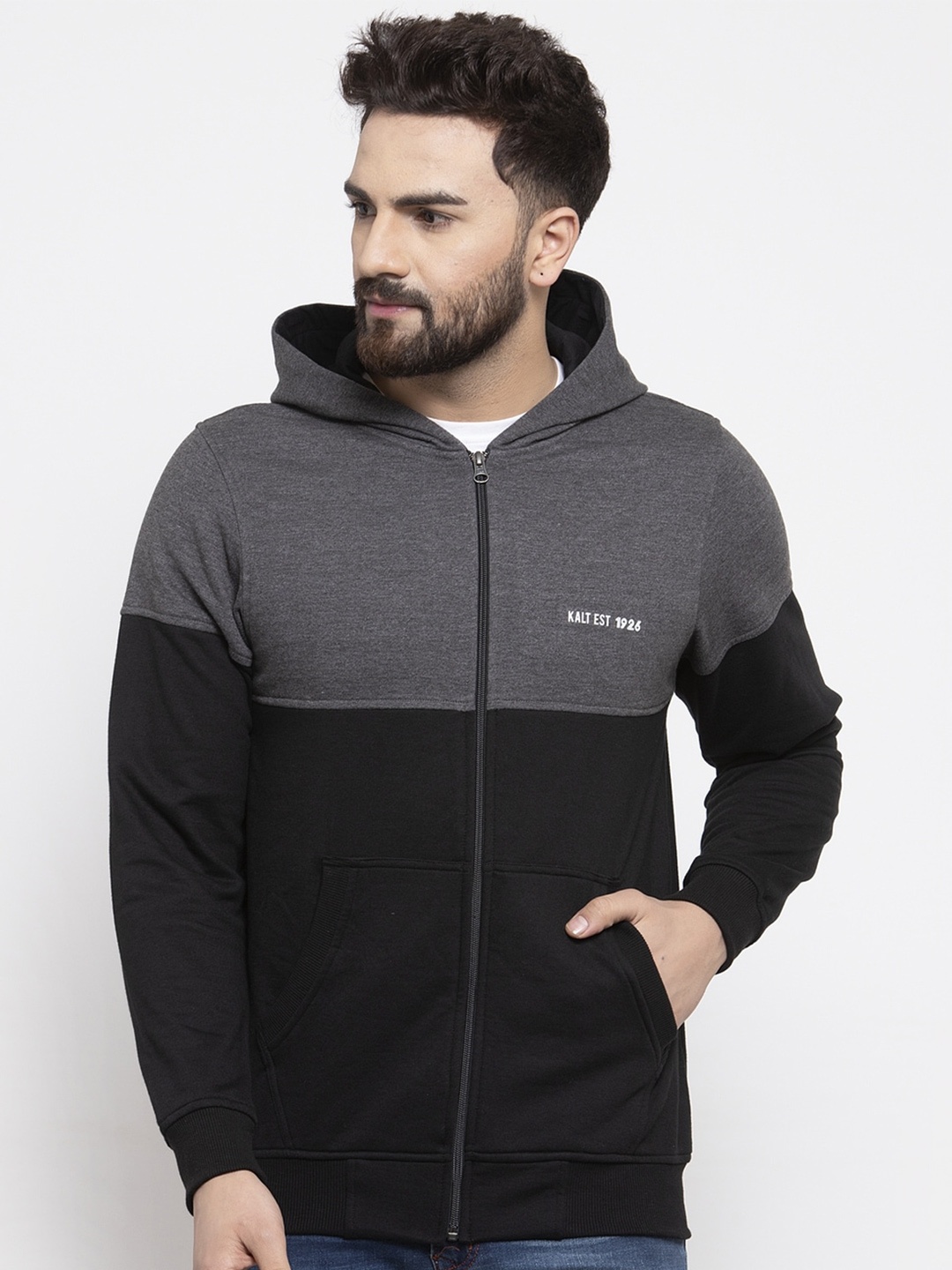 

Kalt Men Colourblocked Fleece Sweatshirt, Black