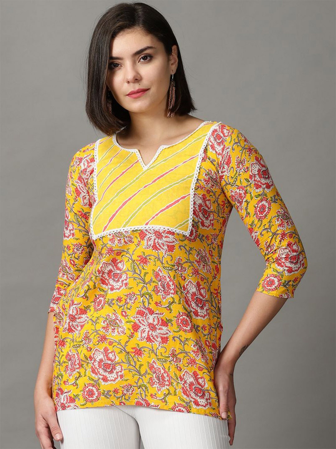 

DIVINATION Floral Printed Pure Cotton Kurti, Yellow