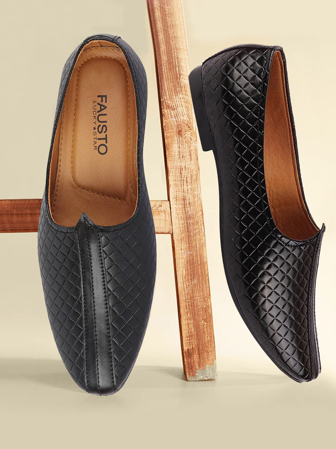 

FAUSTO Men Textured Lightweight Ethnic Slip-On Juttis, Black