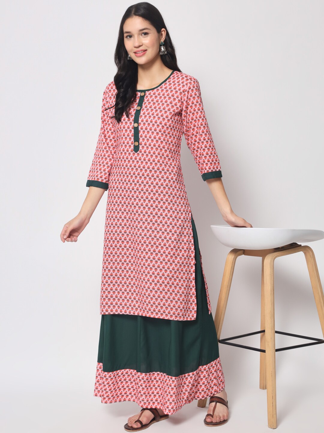 

Vastralay Floral Printed Kurta with Skirt, Pink