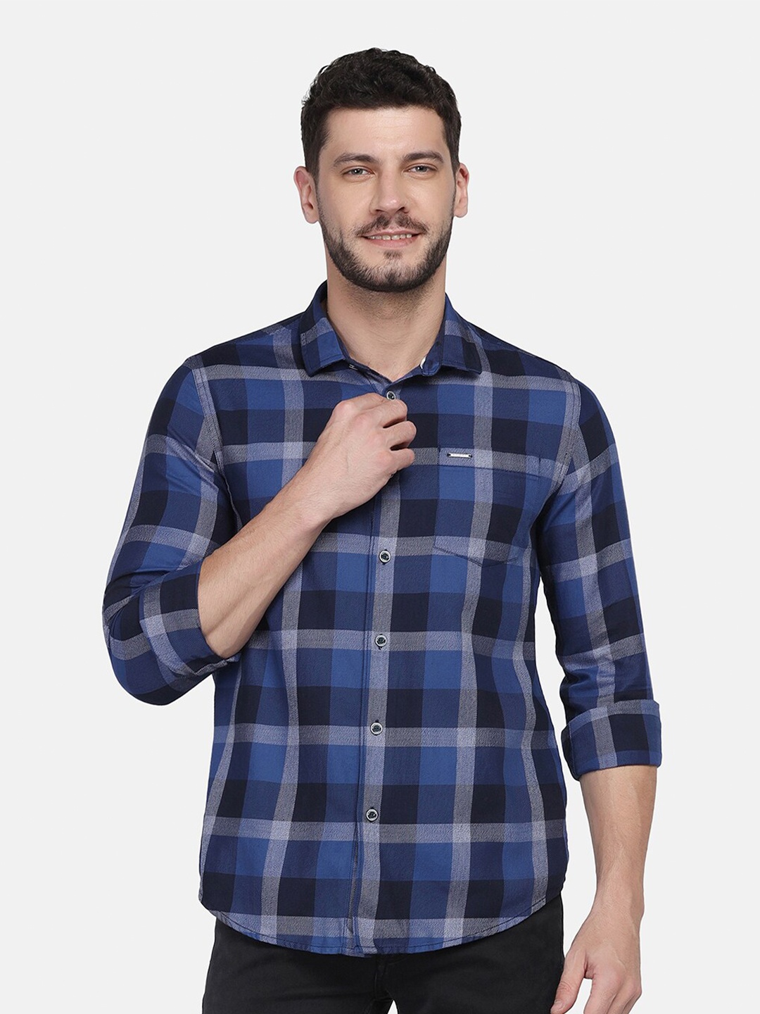 

Blackberrys Men Blue Slim Fit Checked Casual Cotton Shirt