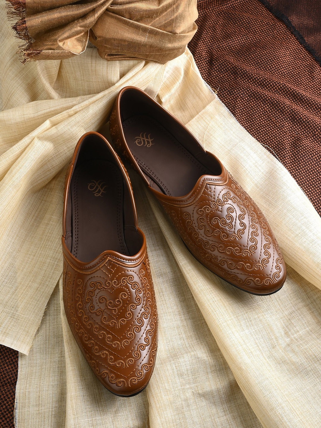 

House of Pataudi Men Textured Lightweight Mojaris, Tan