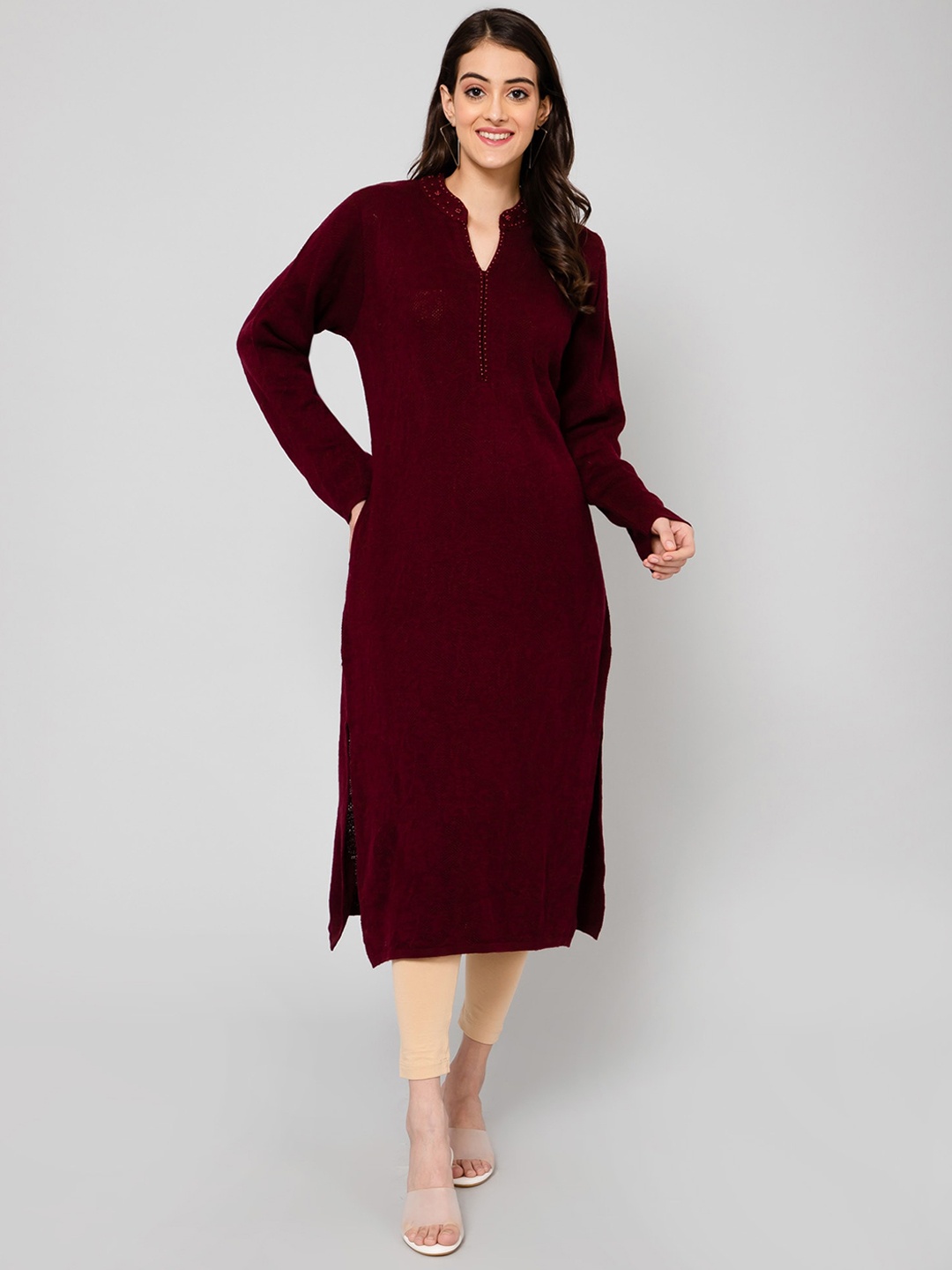 

Crozo By Cantabil Women Embellished Acrylic Kurta, Maroon