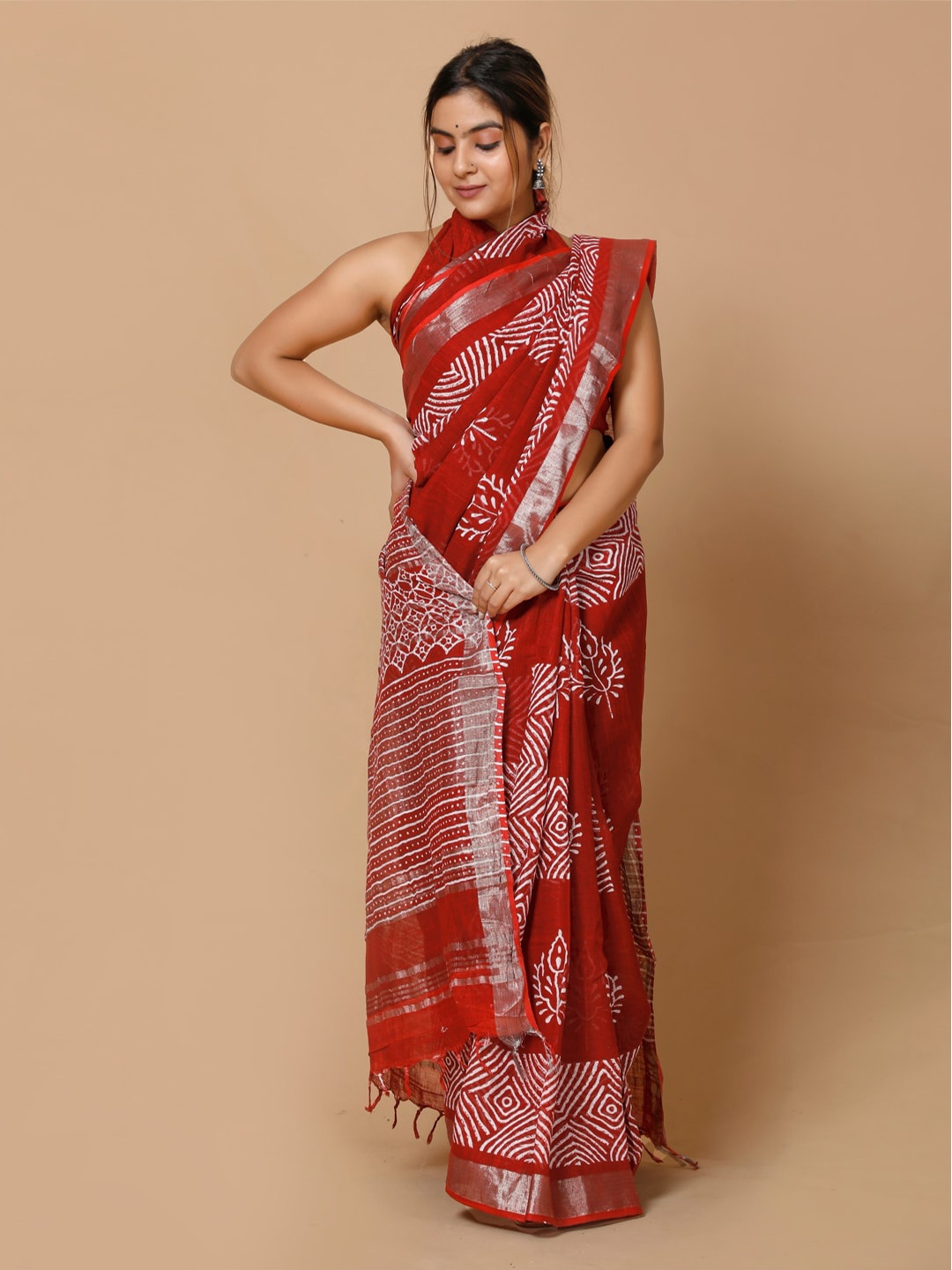 

BUTA BUTI Ethnic Motifs Zari Saree, Red
