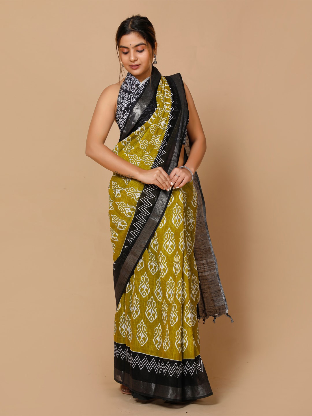 

BUTA BUTI Ethnic Motifs Zari Saree, Green