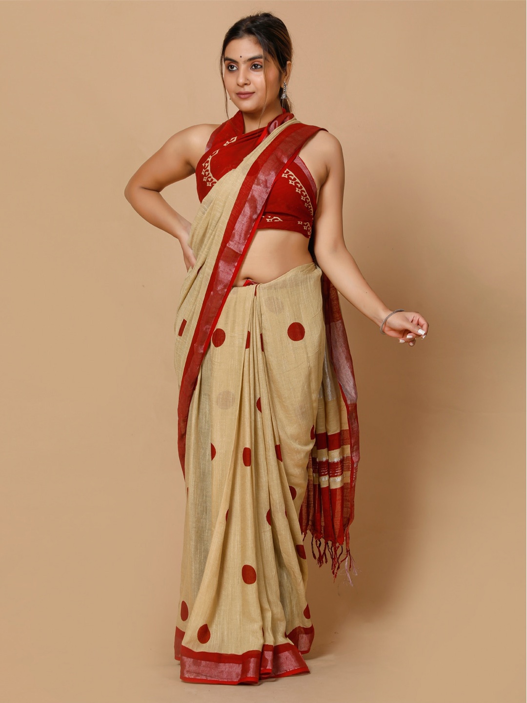 

BUTA BUTI Polka Dots Printed Zari Saree, Cream