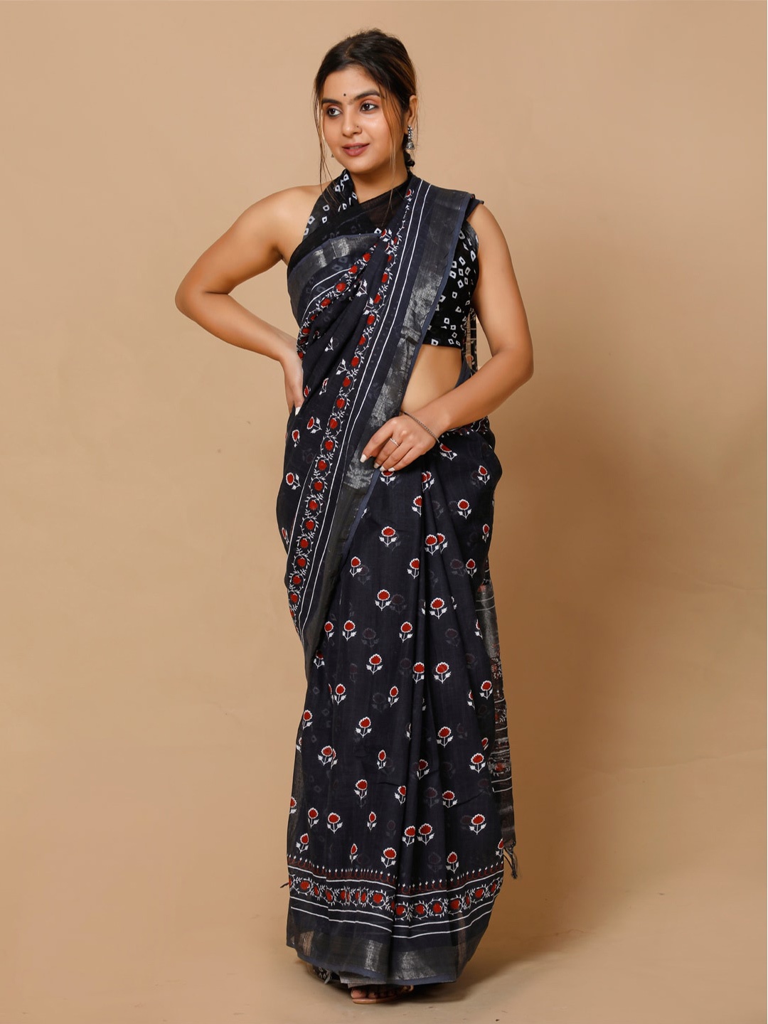 

BUTA BUTI Floral Printed Zari Saree, Black