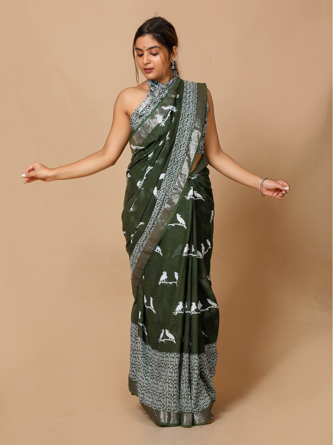 

BUTA BUTI Abstract Printed Zari Saree, Green