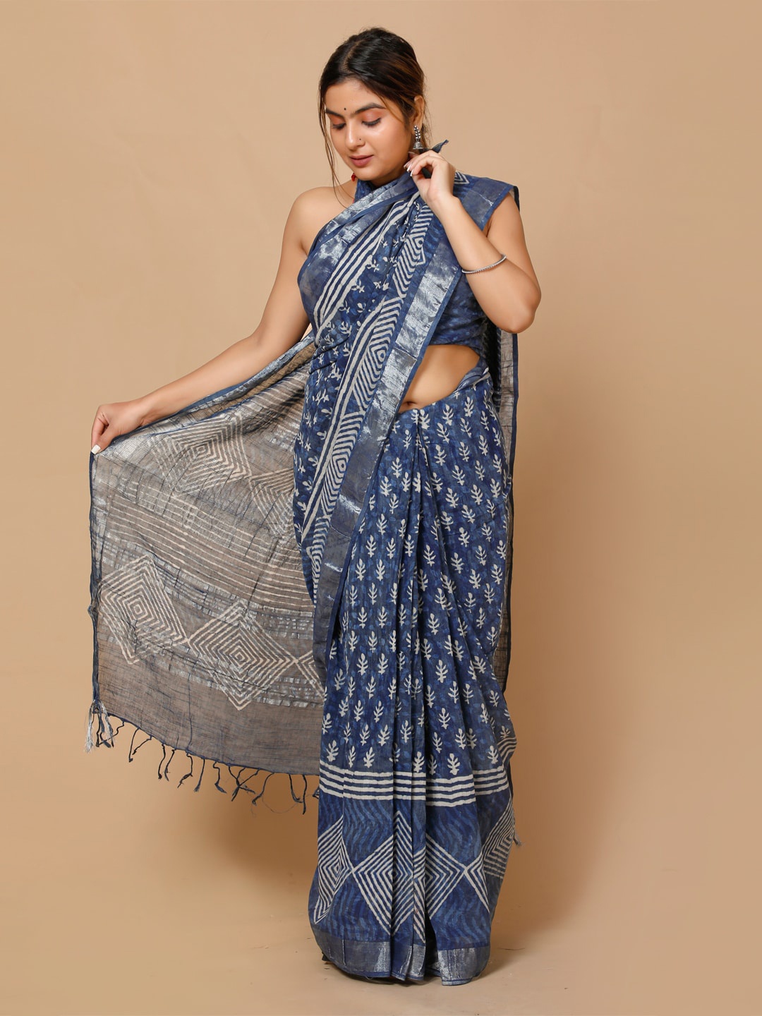 

BUTA BUTI Ethnic Motifs Zari Pure Cotton Saree, Blue