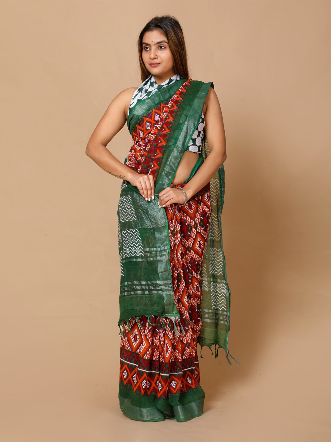 

BUTA BUTI Ethnic Motifs Zari Pure Cotton Saree, Red
