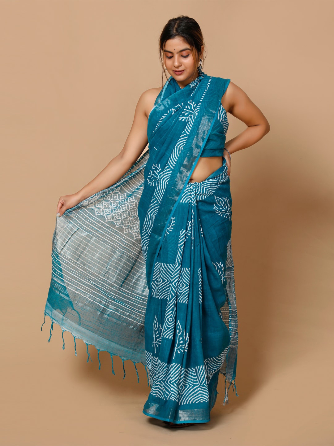 

BUTA BUTI Ethnic Motifs Printed Cotton Blend Saree, Blue
