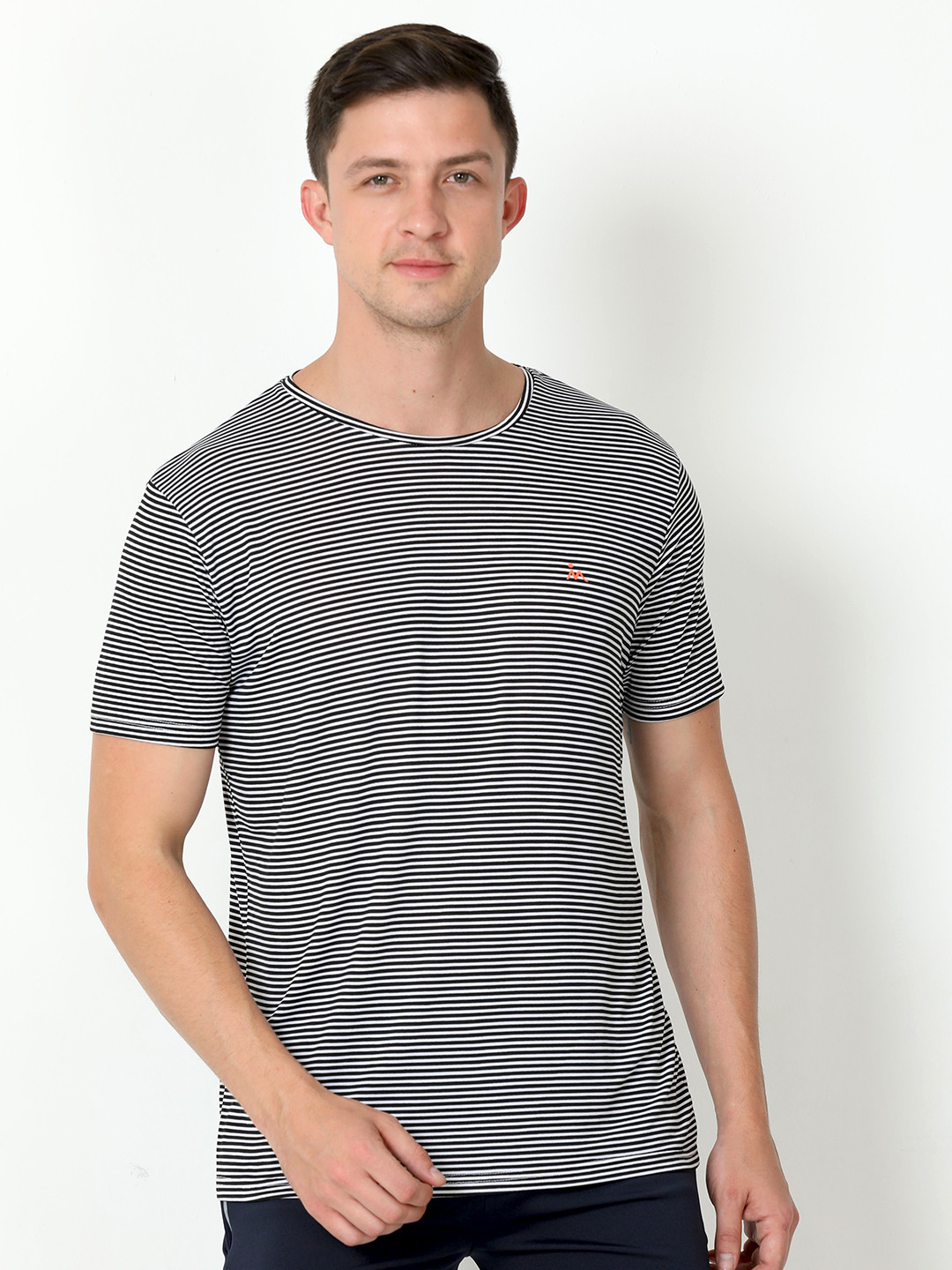 

Masculino Latino Men Striped Cotton T-shirt, Black