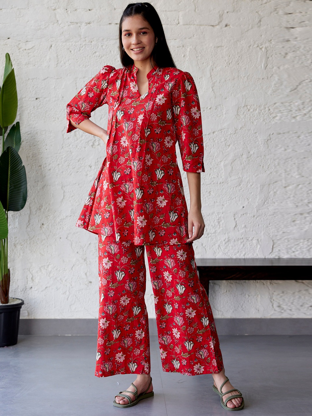 

JISORA Women Printed Pure Cotton Night suit, Red